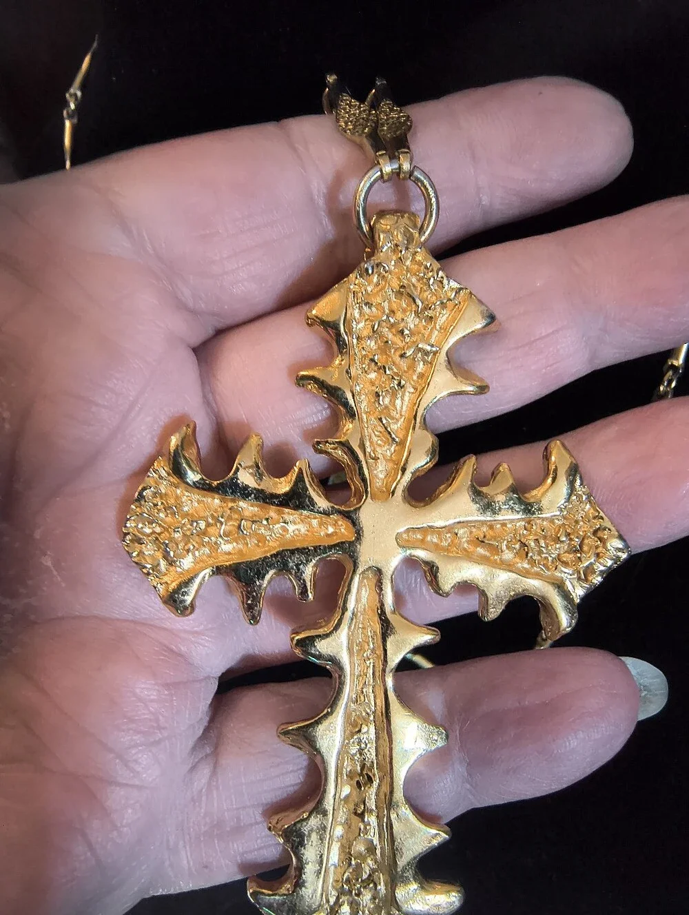 Poshmark Title:Vintage Crown Trifari Gold Tone Cross Pendant Necklace 26
